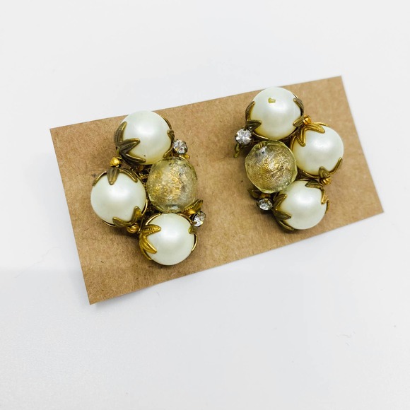 Vintage Jewelry - Vintage Gold White faux Pearl Clustered Earrings